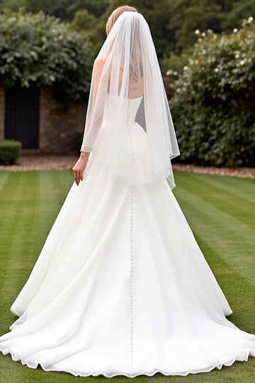 Vestido de novia palabra de honor de satén elástico Ivory A Line
